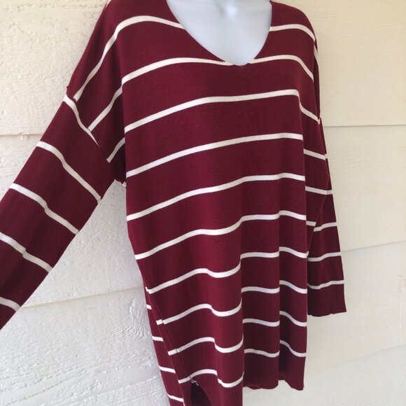 Women's Sweater Size M/L Lightweight Burgundy White Stripe 3/4 Sleeve Longline - Picture 13 of 15